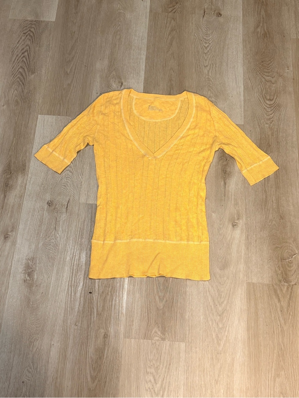 Mossimo Yellow Ribbed Top Size XL Quarter Sleeve V-Neck Preppy Y2K Bella Swan